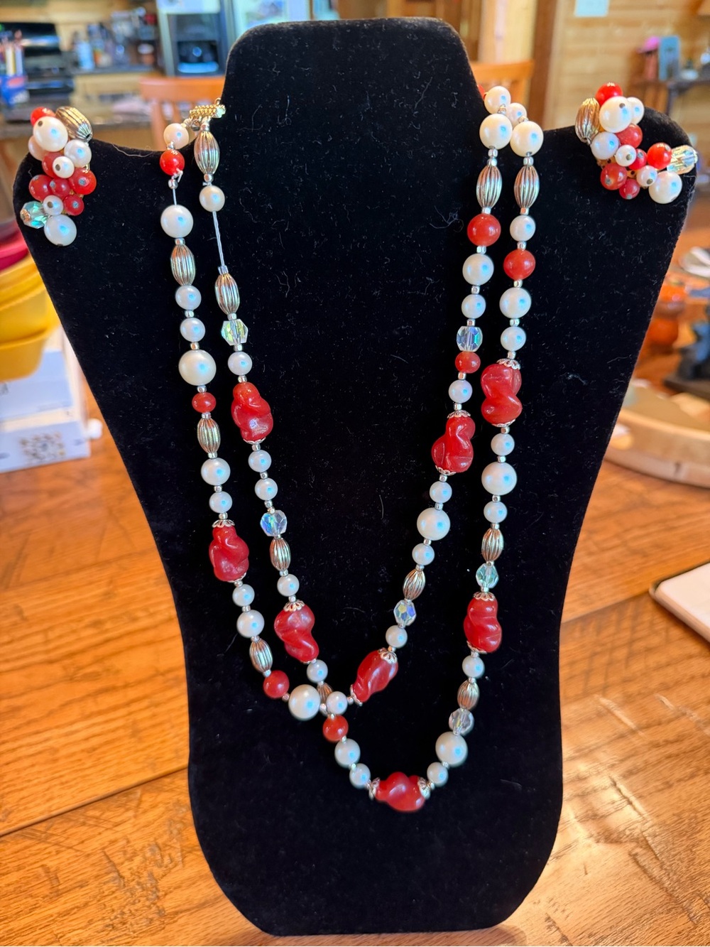 Vintage Elegant Red and White Beaded Women’s Necklace & Earring Set